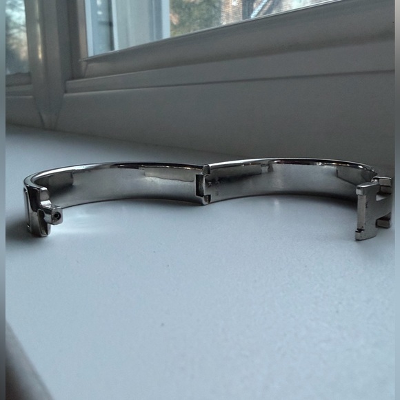 Authentic Hermes Clic H Bracelet- White Enamel - Picture 5 of 7